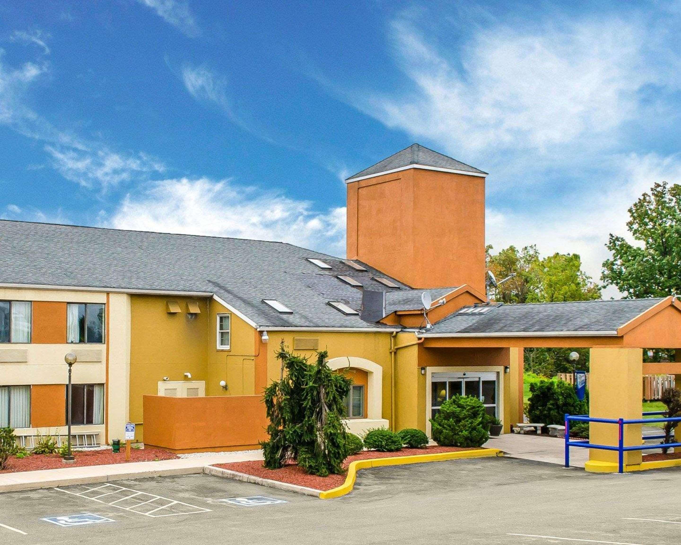 Econo Lodge Harrisburg/Hershey Екстериор снимка